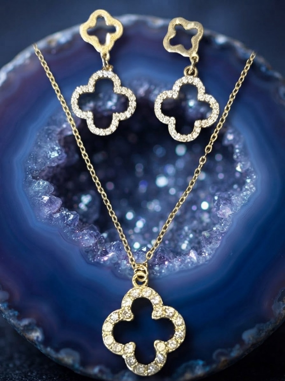 Gold Clover Pendant Necklace and Earrings Set - Elegant Women's Jewelry